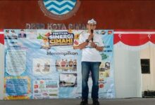 Ketua Panitia, Raden Rizki Rukhiyat saat memberikan sambutan dalam acara Festival Sinergi Cimahi Mantap Makin HEPI, Jumat 18/07/2025.