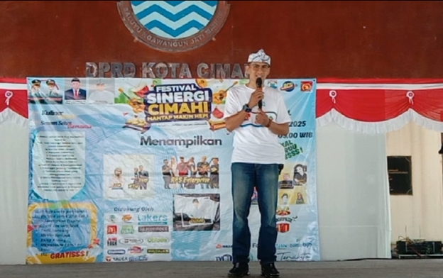 Ketua Panitia, Raden Rizki Rukhiyat saat memberikan sambutan dalam acara Festival Sinergi Cimahi Mantap Makin HEPI, Jumat 18/07/2025.