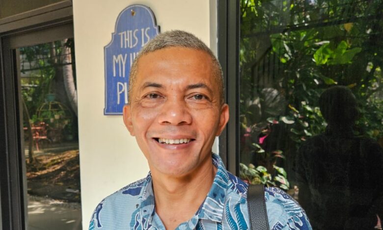 Iskandar Sitorus, Sekretaris Pendiri IAW