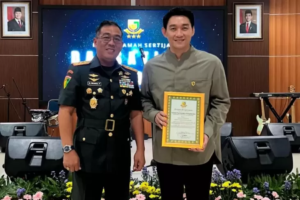 Ifan Seventeen Dianugerahi Status Warga Kehormatan Polisi Militer TNI AD