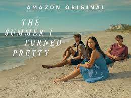 Ttangkapan foto The Summer I Turned Party. (Sumber: Prime Video)