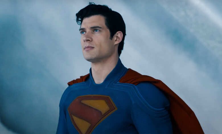 Tangkapan foto Superman. (Sumber: TIX)