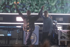 Oasis Resmi Reuni, Liam dan Noel Gallagher Tampil Bersama Setelah 16 Tahun 10