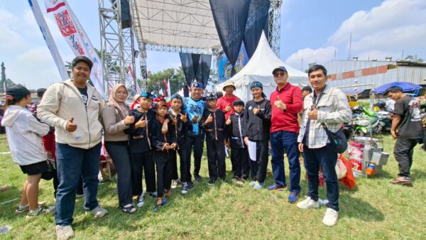 Para dalang cilik berbakat tampil mempesona dan menghibur masyarakat.