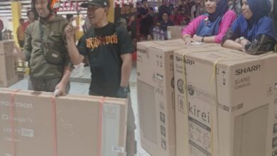 Para pemenang GEBYAR HADIAH KEMERDEKAAN Pasar Antri Baru 2025.