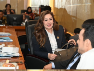 Nafa Urbach Putuskan Gaji dan Tunjangan DPR Disalurkan untuk Guru 4