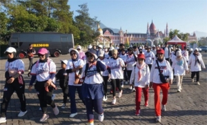 Bupati Lepas Peserta Jalan Kaki Sumedang Walkers di Jatinangor 10