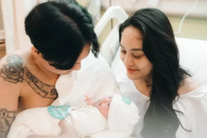 Usai Melahirkan, Erika Carlina Alami Mood Swing dan Batasi Kunjungan 7