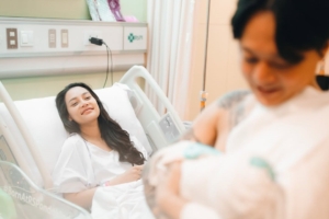 Erika Carlina Melahirkan Anak Pertama, DJ Bravy Unggah Momen Haru 2