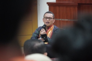Soal Foto Main Domino dengan Aziz Wellang, Menteri P2MI Karding Beri Penjelasan 11