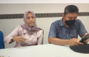 Pelaku AR bersama istri TY. (foto: istimewa)