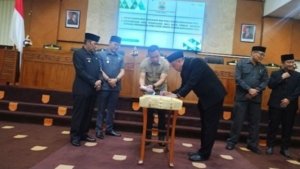 Tandatangani Kesepakatan, DPRD dan Pemkot Cimahi Bersinergi Kelola Keuangan Daerah 1