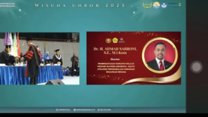 Ahmad Sahroni Tampil Lagi di Publik, Resmi Raih Gelar Doktor Ilmu Hukum 10