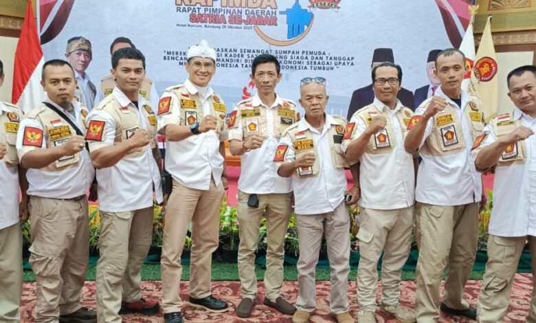 PC SATRIA Kota Cimahi foto bersama Ketua PD SATRIA Jawa Barat, Selasa, 28/10/2025.