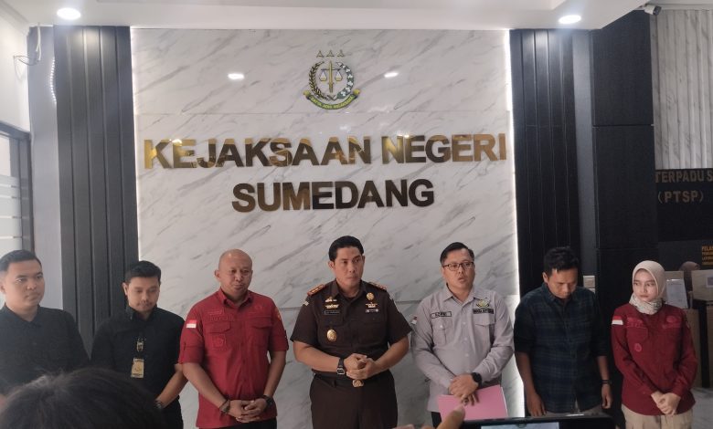 Kejaksaan Negeri Sumedang Tetapkan Dua Tersangka kasus korupsi pengadaan tanah bendungan Cipanas. (Foto: istimewa)