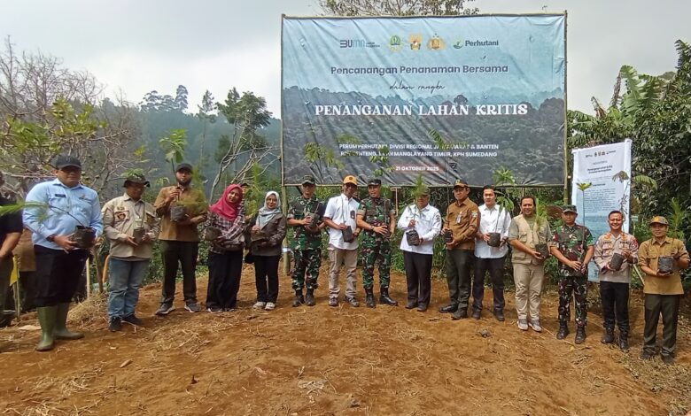 Perum Perhutani Divreg Jabar Banten Gelar Penanaman bersama di Kawasan Lindung, Gunung Manglayang.