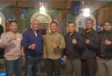 Letkol Inf. Ratno, S.H., M.I.P. didampingi perwira Kodim saat menghadiri undangan ulang tahun Erfan Bramantyo.