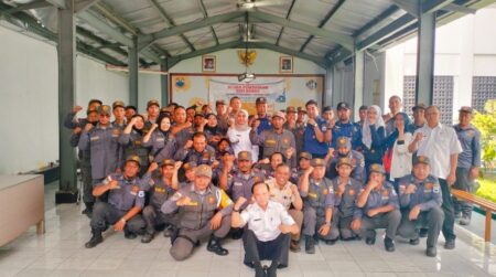 ‎Pembinaan Linmas Kelurahan Karangmekar Disuguhi Pengetahuan Teknis Cara Hadapi Kebakaran