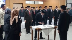 ‎Puluhan Pejabat Eselon II Pemkot Cimahi Dipindahkan 8