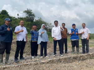 Wujudkan Aspirasi Masyarakat Saat Reses, Ineu Purwadewi Tinjau Pembangunan Bronjong di Kabupaten Sumedang 8