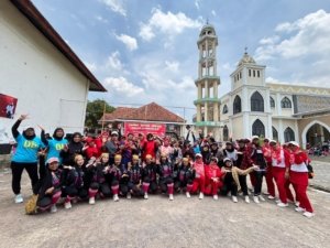 "Ceria Bersama dengan Berolahraga", Bunda Ika Ajak Warga Kuningan Ikuti Senam Sehat 9