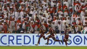 Ricuh Usai Qatar Lolos ke Piala Dunia 2026, Suporter Qatar dan UEA Saling Lempar iPhone 17 7