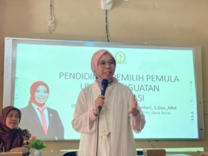 Ajak Partisipasi Generasi Muda, Ineu Purwadewi Gelar Pendidikan Demokrasi di SMAN 3 Sumedang 5