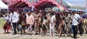 Otis Monei Sah dan Resmi Dinobatkan Sebagai Pemimpin Suku Besar Wate.