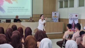 Tuti Turimayanti Ajak Siswa SMKN 4 Padalarang Perdalam Pendidikan Demokrasi 11