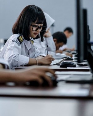 Wamen Dikdasmen Tinjau Tes Kemampuan Akademik di Bandung: Pelaksanaan Hari Pertama Berjalan Lancar 3
