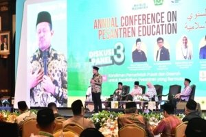 Bupati Dony Ungkap Strategi Penguatan Pesantren di Sumedang pada Konferensi Pendidikan Nasional 3