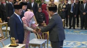 Presiden Prabowo Anugerahkan Gelar Pahlawan Nasional kepada Soeharto di Hari Pahlawan 2025 2