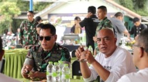 Pangdam III Siliwangi, Mayjen TNI Kosasih didampingi Erfan Bramantyo saat mengikuti Grand Opening Kolam pemancingan Brigif Fishing Club, Minggu, 14/12/2025.