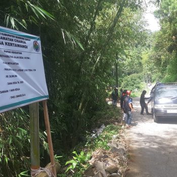 Rehabilitasi jalan lingkungan Desa Kertawangi.