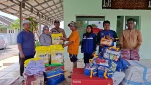Diah Fitri Maryani Tinjau Lokasi Banjir di Kabupaten Cirebon, Serahkan Bantuan bagi Warga Terdampak 10