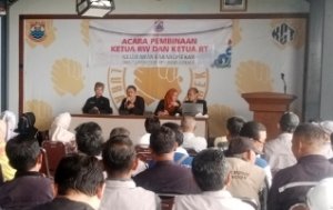 ‎Lewat Pembinaan RT dan RW Kelurahan Karangmekar, Diskominfo Kota Cimahi Sosialisasikan Program WA MANTAP 4