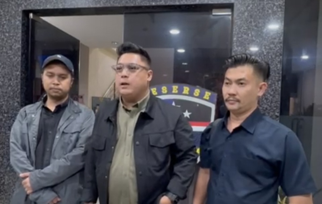 Kuasa Hukum vikkng pusat Ferdy Rizky Aditya usai melaporkan Adimas Firdaus Ke Polda Jabar.