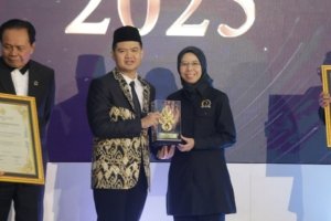 Ineu Purwadewi Sundari Terima Apresiasi Badan Kehormatan DPRD Jabar atas Kinerja Terbaik 2025 5