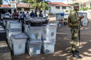 Sehari Usai Pemilu, Tokoh Oposisi Uganda Bobi Wine Diduga Diamankan Paksa Militer 3