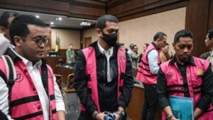 Sidang Korupsi Putra Riza Chalid Berlanjut, Ahok hingga Jonan Direncanakan Bersaksi 7