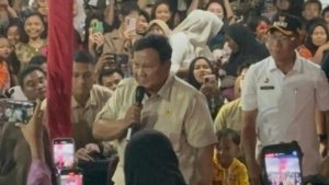 Momen Prabowo Salah Ucap Jadi Perhatian, Sampaikan Ucapan Tahun Baru 2021 Saat Kunjungi Korban Banjir 7