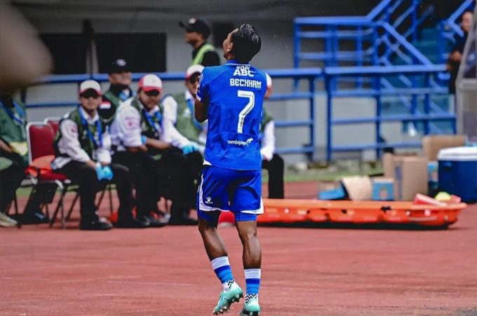 Selebrasi Beckham Putra