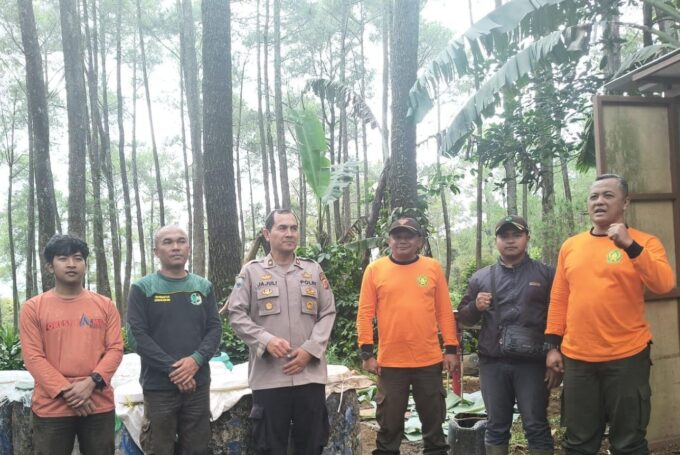 Perhutani Bersama Stakeholder Lakukan Patroli Siaga Bencana Alam di Cikole