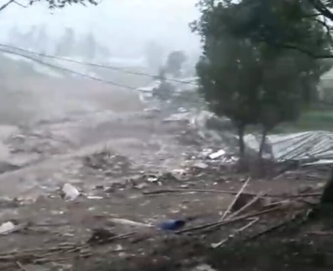 Cuaca Ekstrim, Puluhan Rumah Tertimpa Longsor Di Desa Pasirlangu dan Desa Sukajaya Bandung Barat