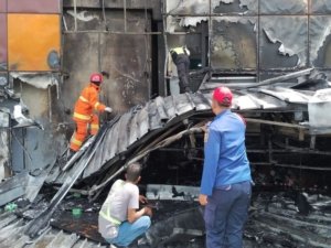 Kebakaran Mal Ciputra Cibubur, Kota Bekasi .