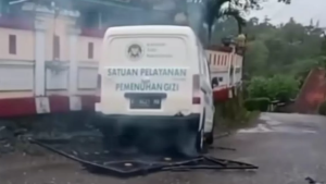 Ricuh! Mobil MBG Tabrak Pagar di Kebumen, Supir Ngamuk (foto: istimewa)