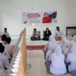 Diah Fitri Maryani Kenalkan Pendidikan Demokrasi Berbasis Syura kepada Siswa MA Bina Insan Qur’ani Susukan