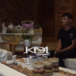 Sebuah video pernikahan sepasang sejoli asal Garut mendadak viral dan menyita perhatian banyak warganet.