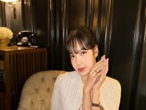 Lisa BLACKPINK syuting di cafe Kemang, Jakarta Selatan (foto/lalalalisa_m).