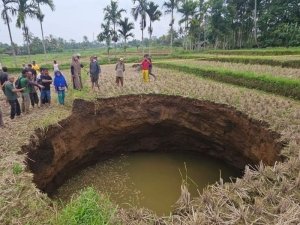 Sinkhole di Sumatera Barat
